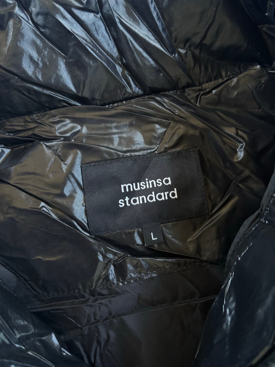 무신사 스탠다드 글로시 숏 다운 푸퍼 패딩 상품이미지6