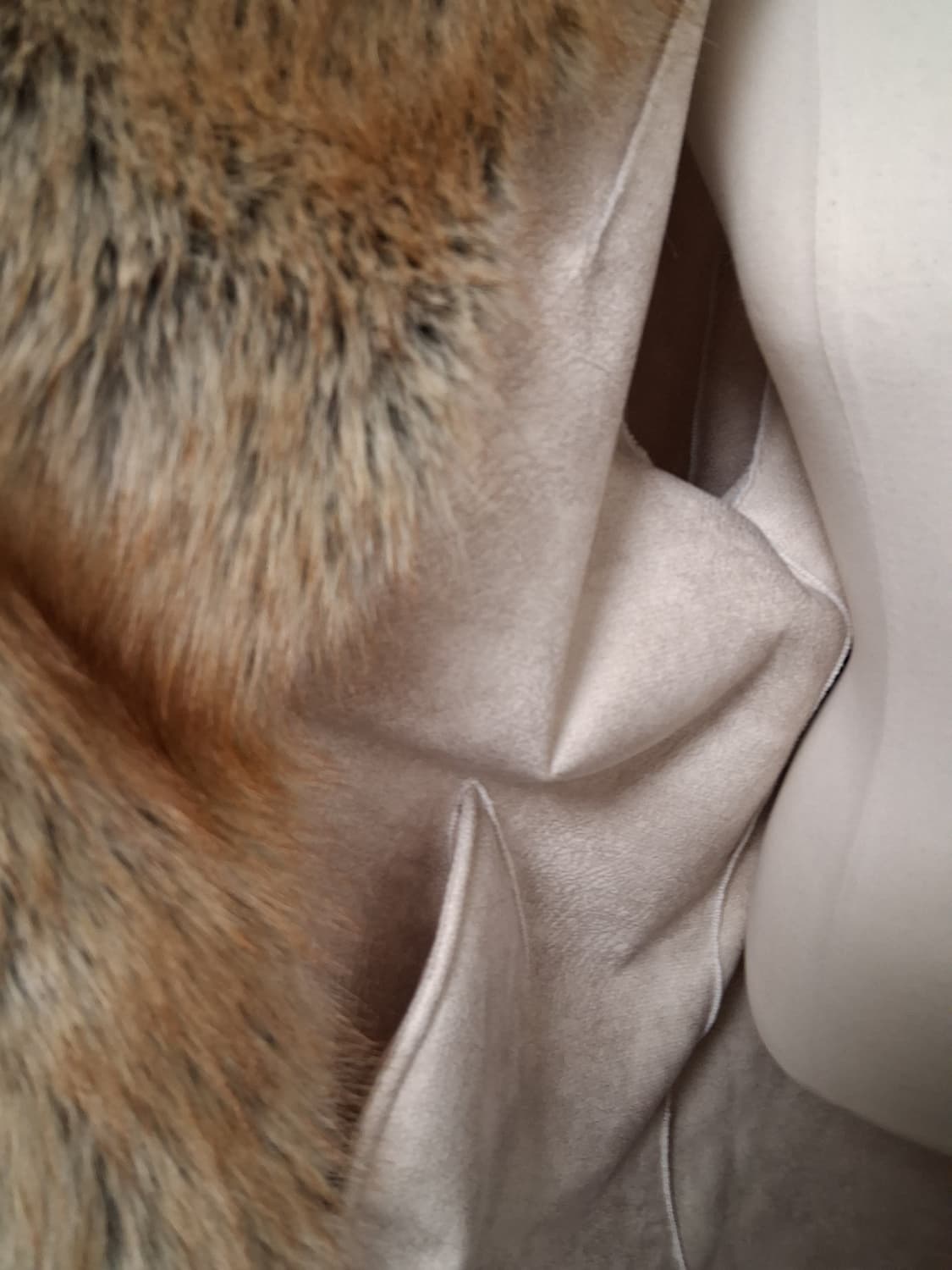 화이트 럭셔리 페이크 퍼 롱코트 (새상품) 상품이미지8