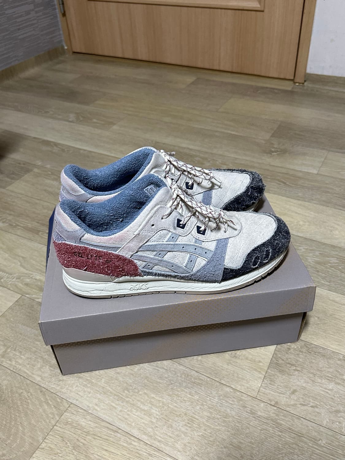 아식스 x 키스 젤 라이트 3 리마스터드 서울 크림 상품이미지1