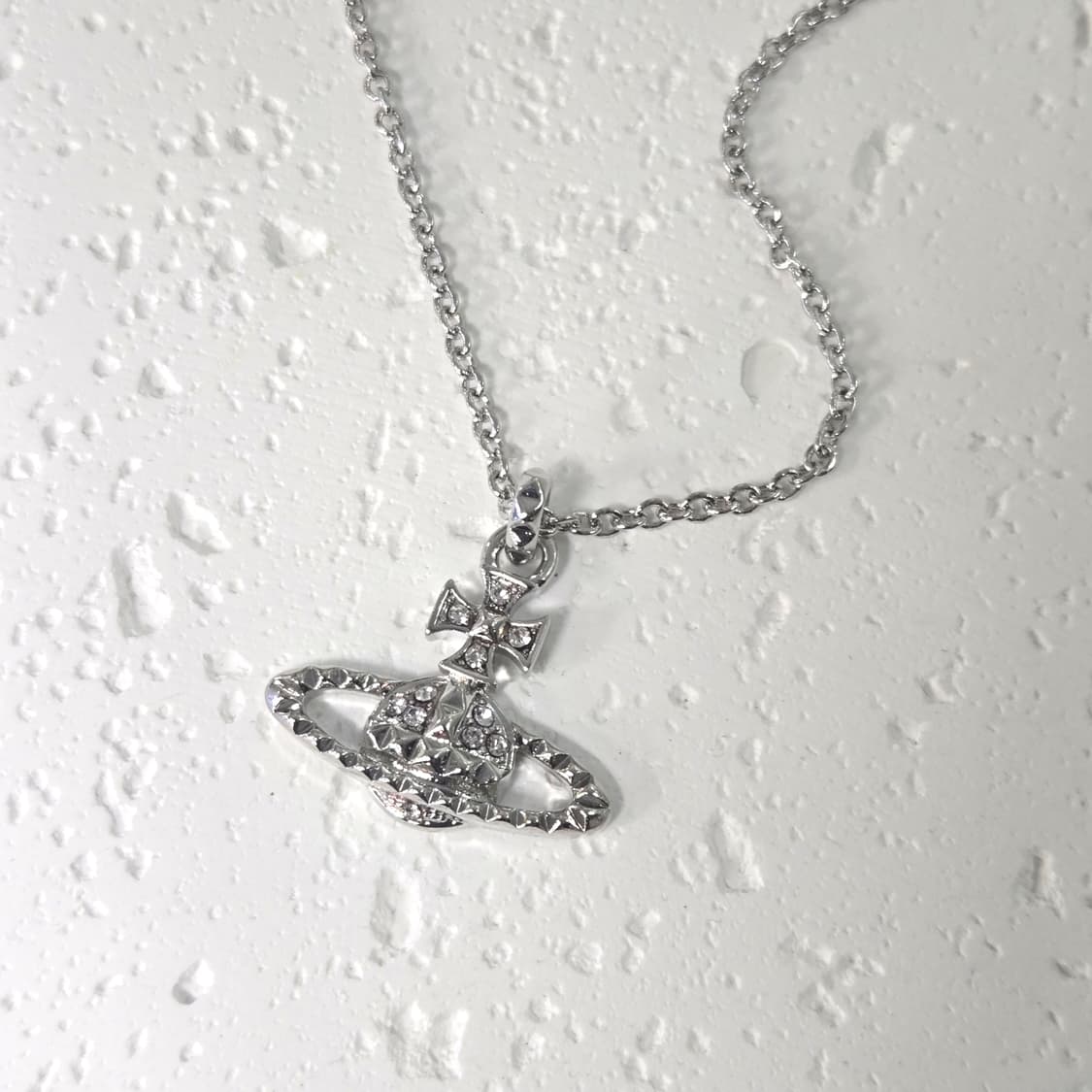 비비안 웨스트우드 마이페어 바스 릴리프 목걸이 상품이미지1