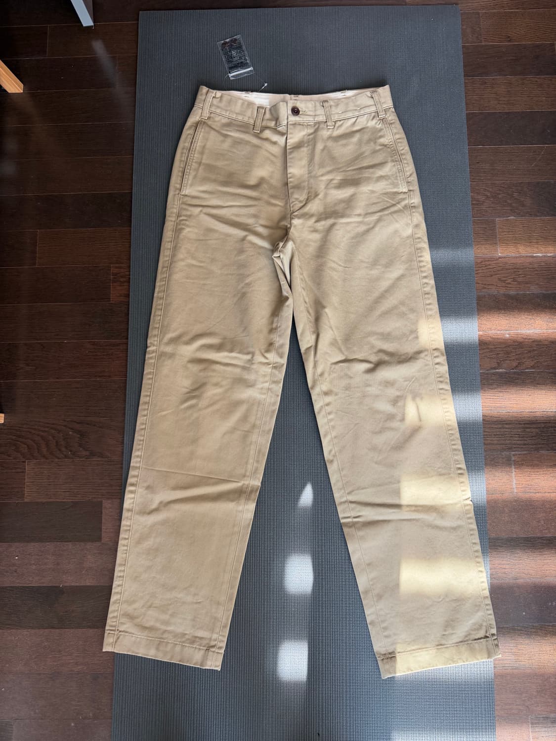 유니클로 스트레이트 치노 팬츠 브라운 76 사이즈 새상품 판매합니다. ㅑ 상품이미지1