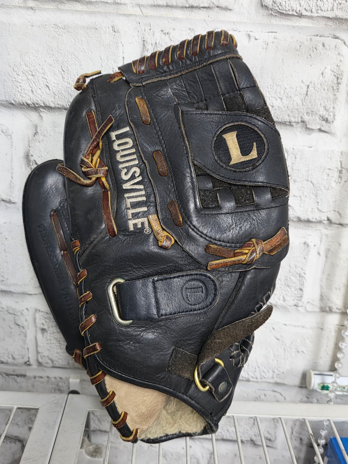 루이스빌 슬러거 TPX 외야수 3루수 올라운드 빈티지 야구글러브 YB45 상품이미지1