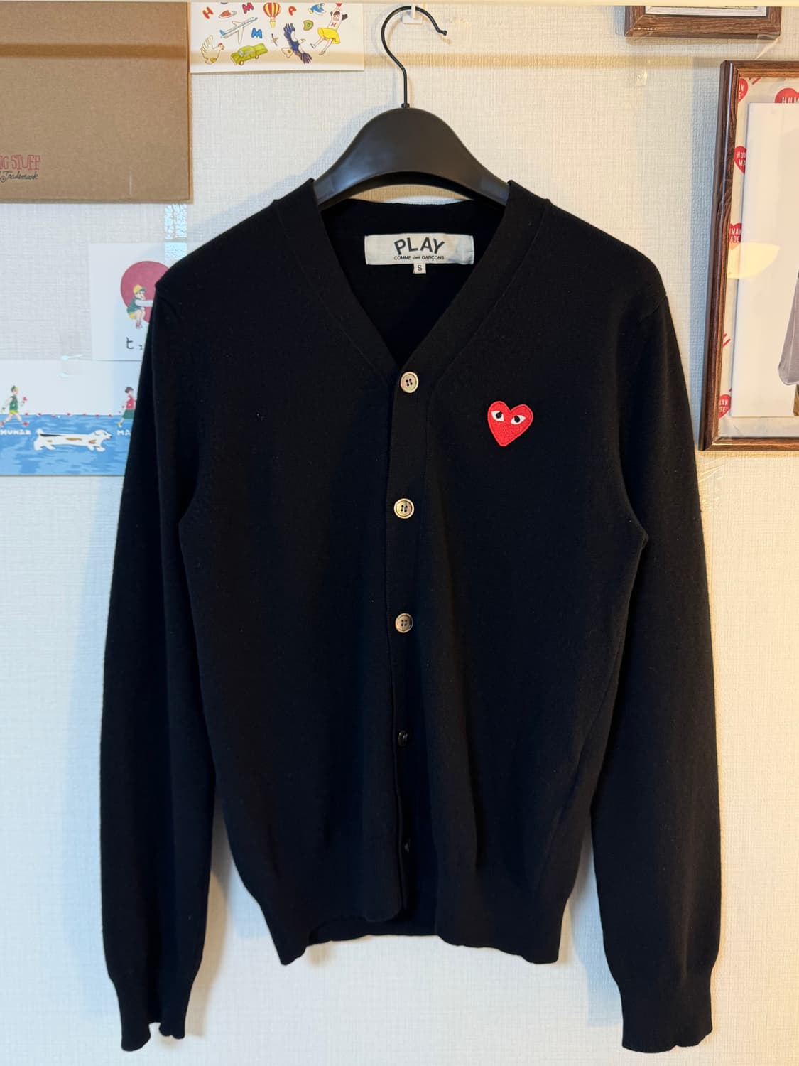 [S] 꼼데가르송 플레이 레드 하트 니트 가디건 블랙 상품이미지1