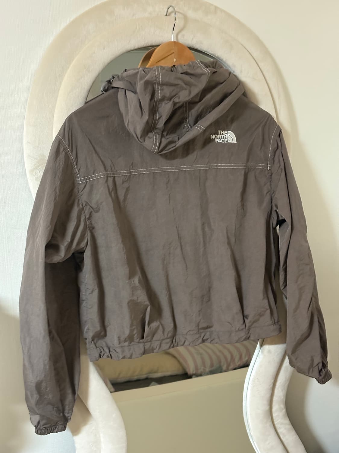 노스페이스 화이트라벨 전소미 바람막이 노스페이스 쉘던 상품이미지3