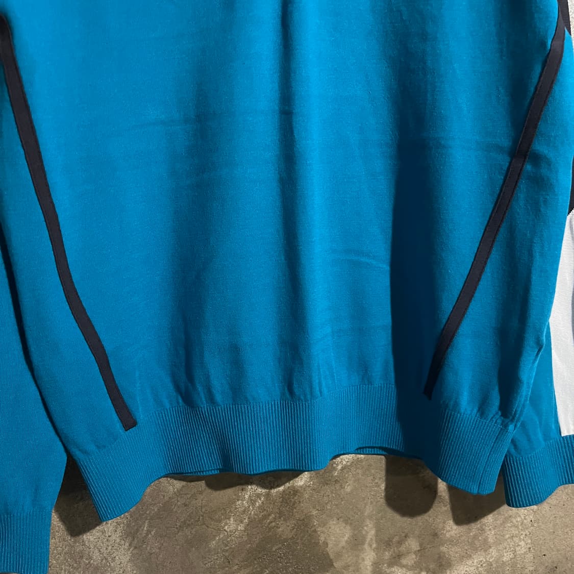 볼빅 반집업 니트 상품이미지3