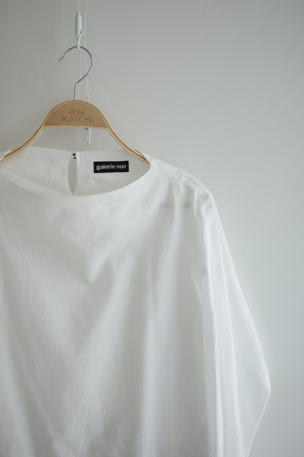 galerie non 
• 화이트 코튼 블라우스 상품이미지4