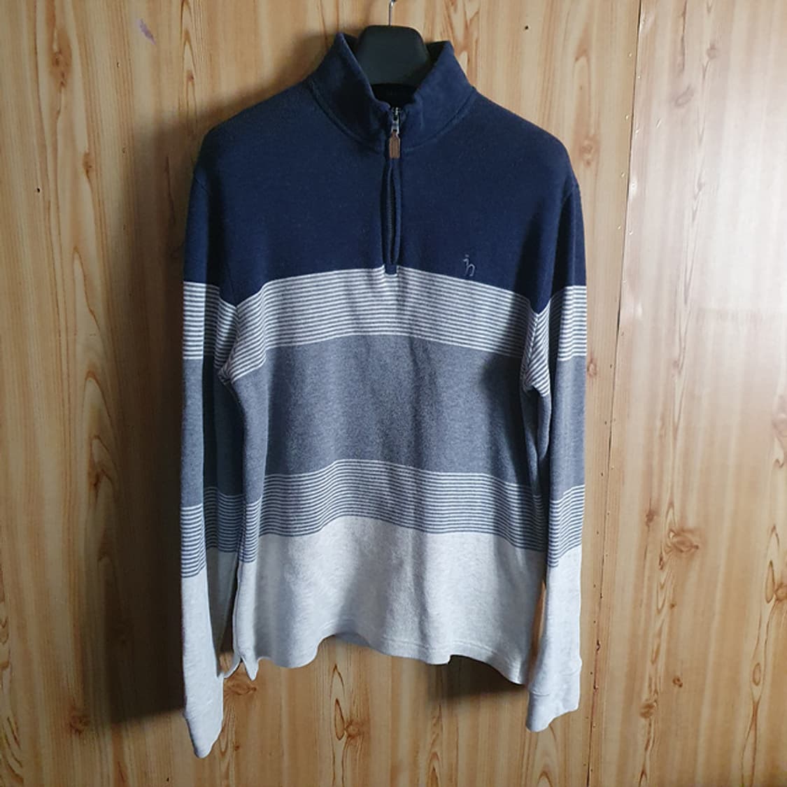 헤지스 반집업 니트 105 상품이미지1