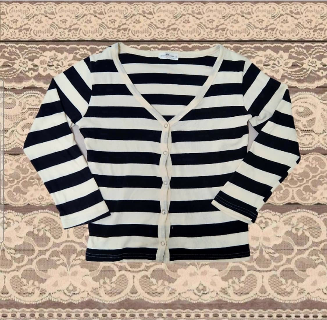 슬림핏 스트라이프 세미크롭 니트 가디건 상품이미지1