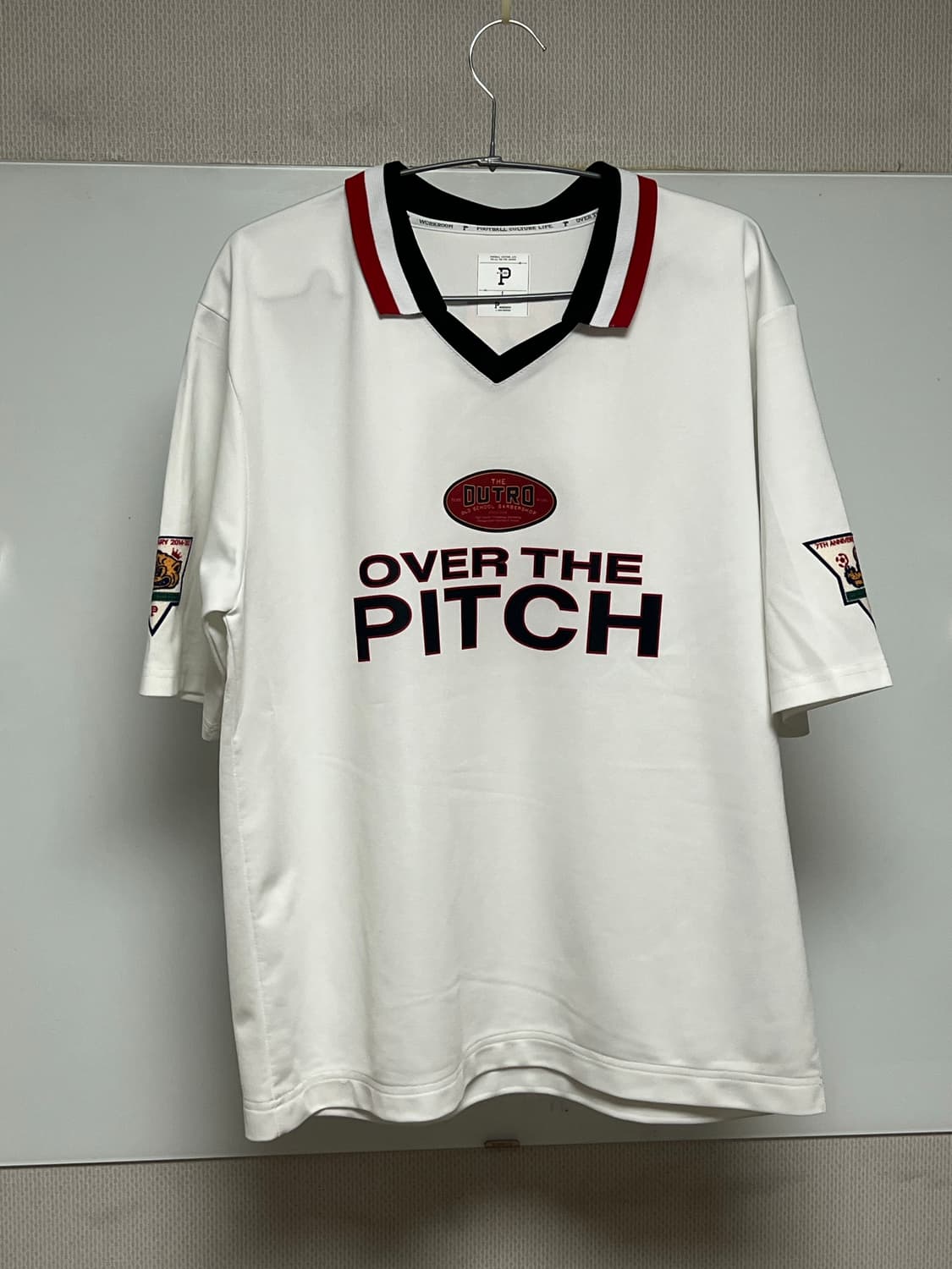 오버 더 피치 티셔츠 상품이미지1