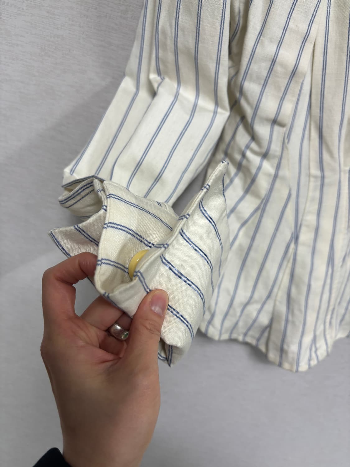 자크뮈스 볼류미너스 숄더 셔츠 36 상품이미지3