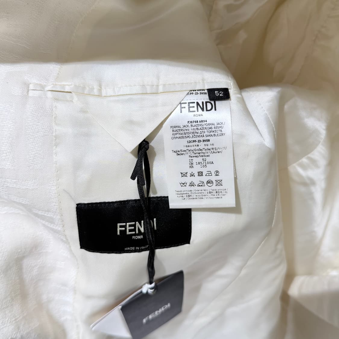 52 / 펜디 FF 모노그램 화이트 블레이저 자켓 / 택 달림 상품이미지7