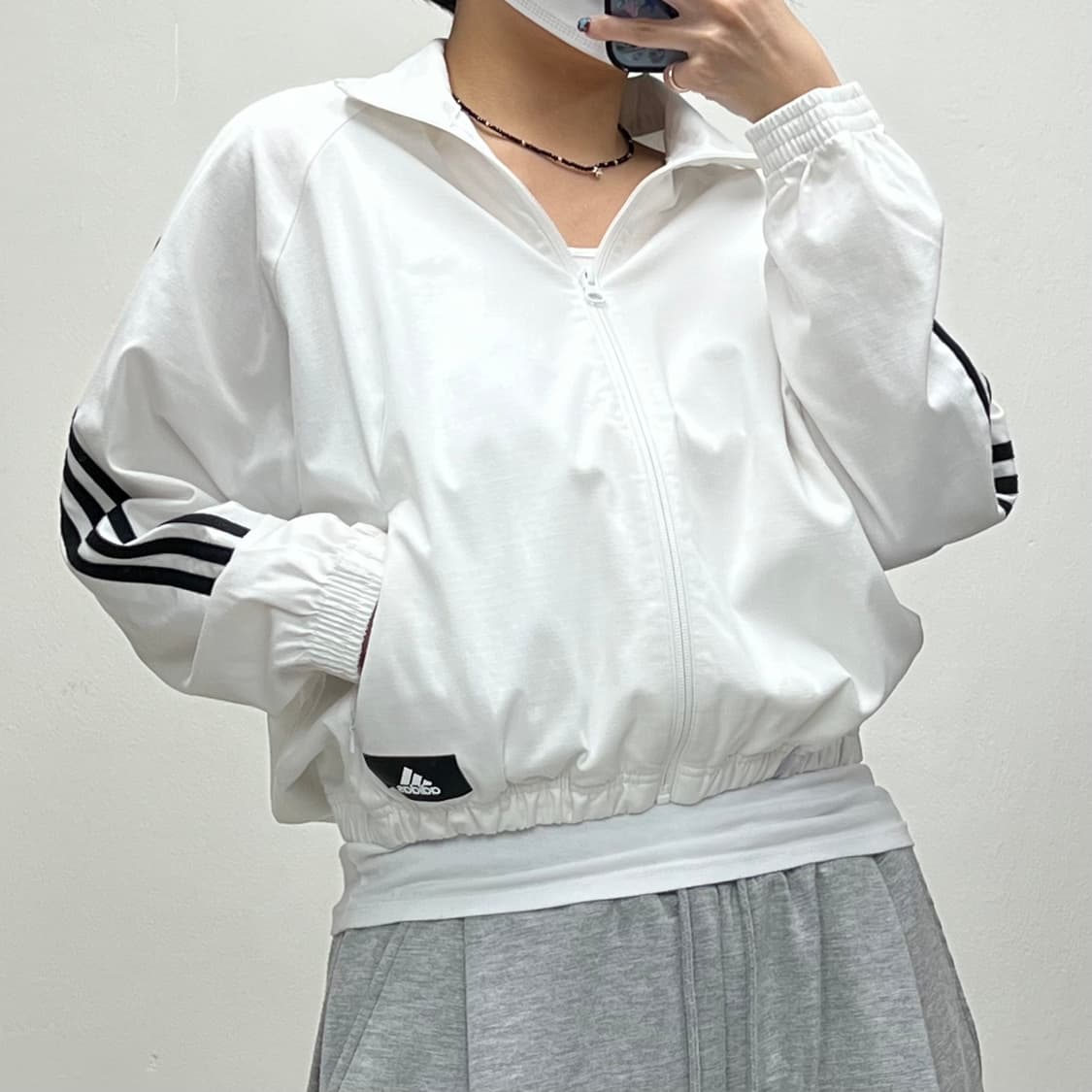 아디다스 세미 크롭 바람막이 화이트 M [043004] 상품이미지1