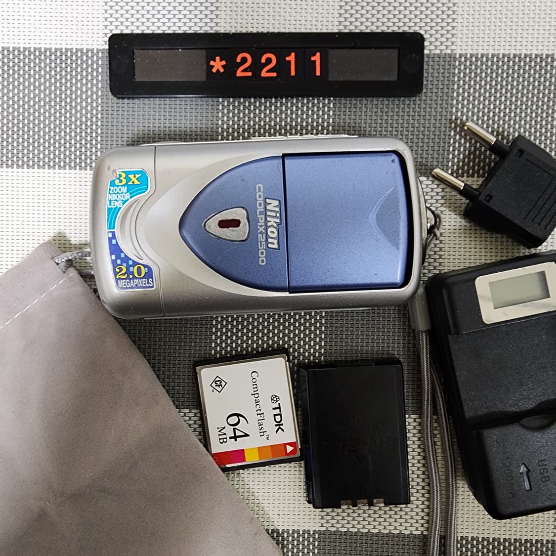 니콘 쿨픽스 2500 디지털카메라 파우치포함 상품이미지1