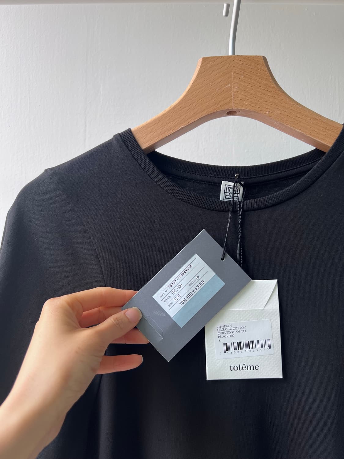 (새상품) toteme 토템 커브 로고 반팔 티셔츠 상품이미지3