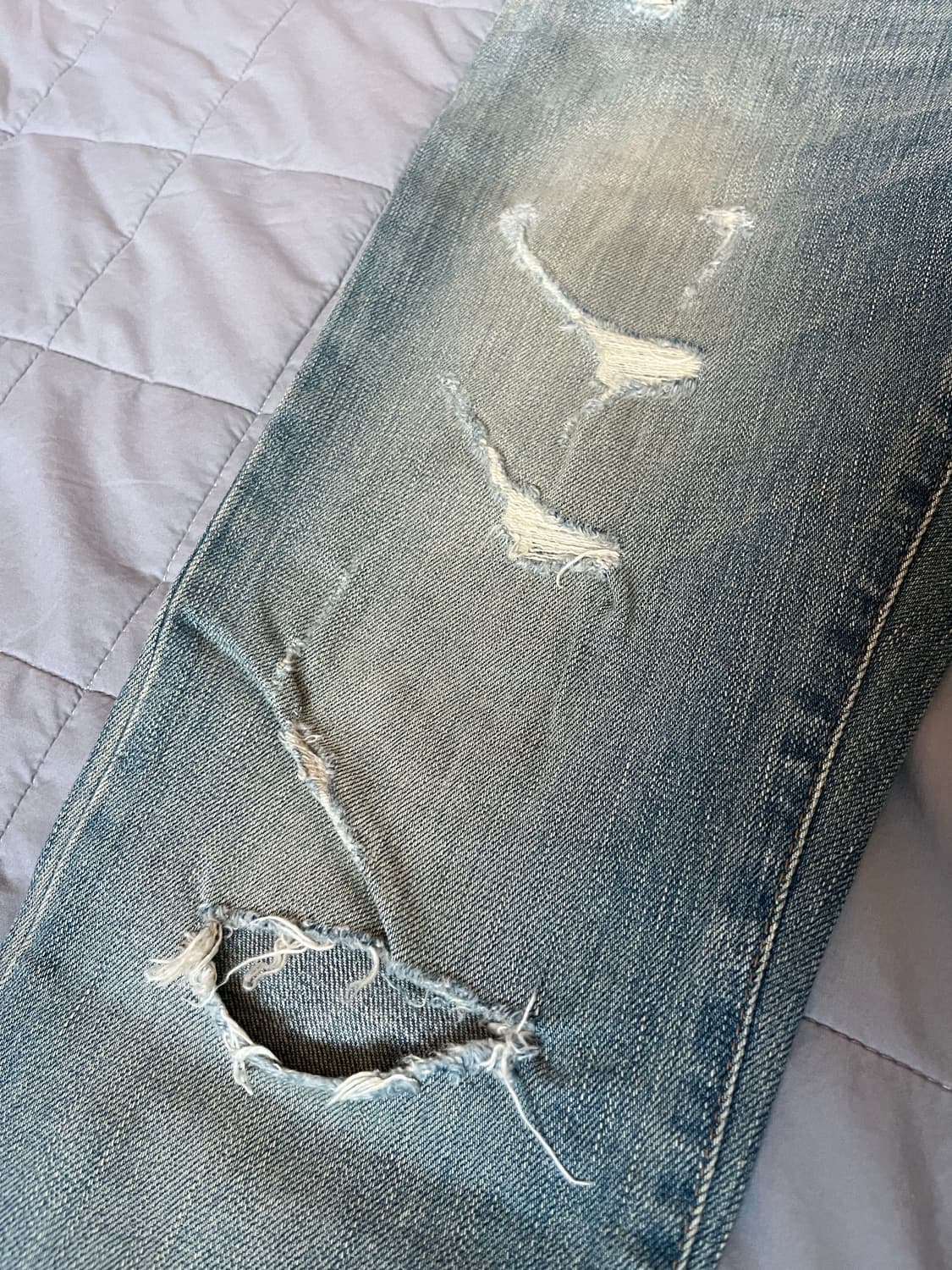 생로랑 디스트로이드 진 상품이미지3