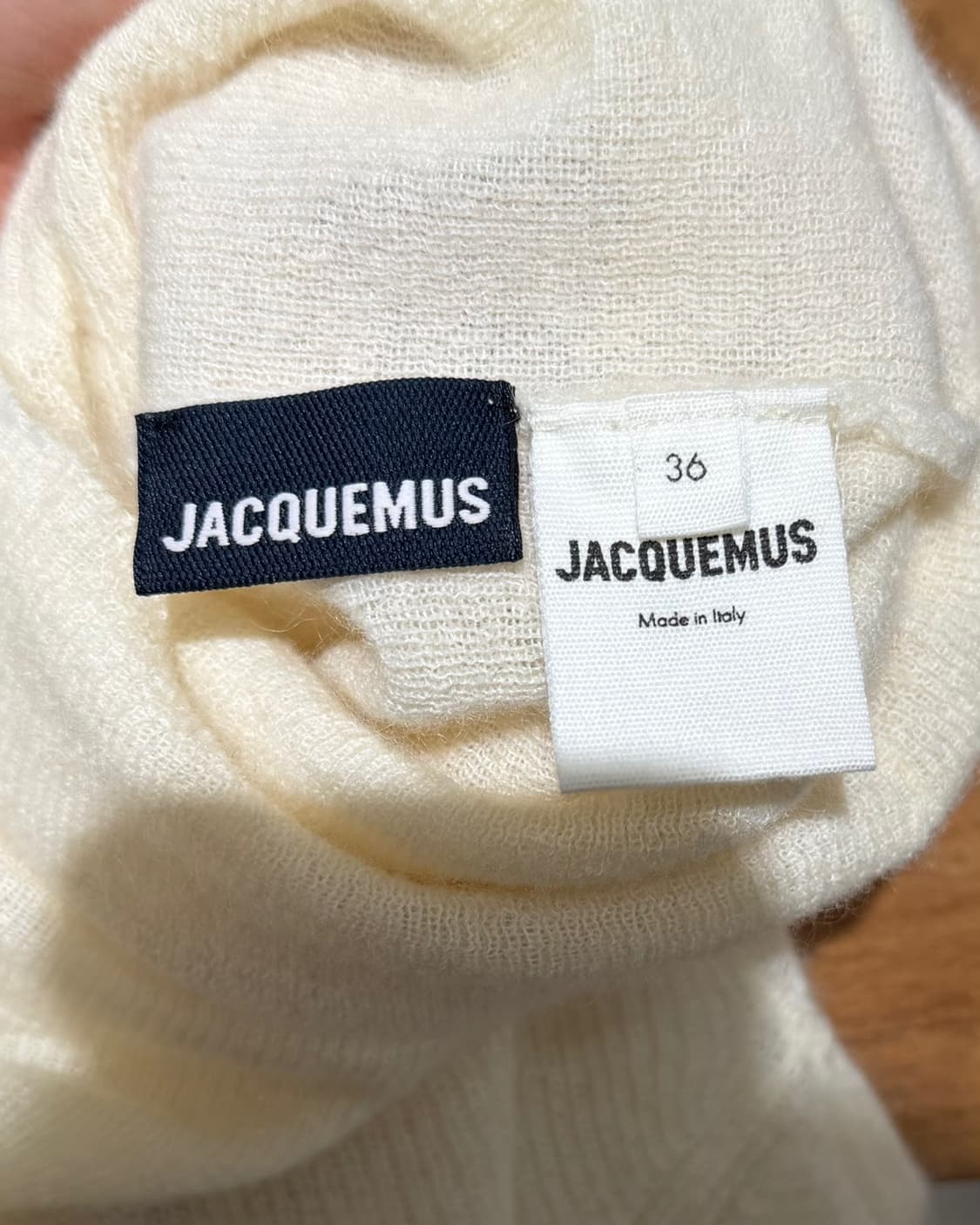 자크뮈스 아이보리 모헤어 백 컷아웃 니트  상품이미지7