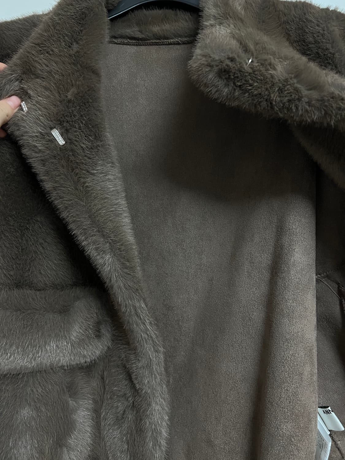 앤클라인 브라운 하이넥 밴딩 크롭 퍼자켓 상품이미지9