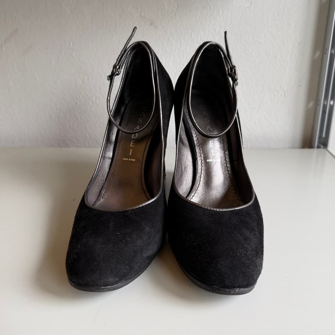 까사데이 스웨이드 라운드 토 플라스틱 웨지힐 상품이미지4