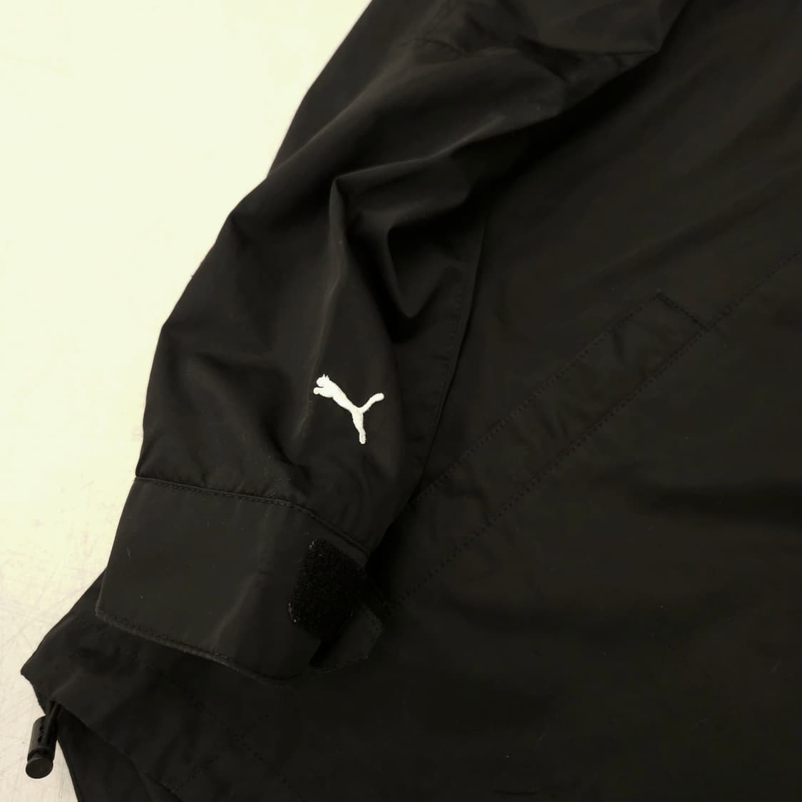 푸마 멀티로고 블랙 바람막이 상품이미지2