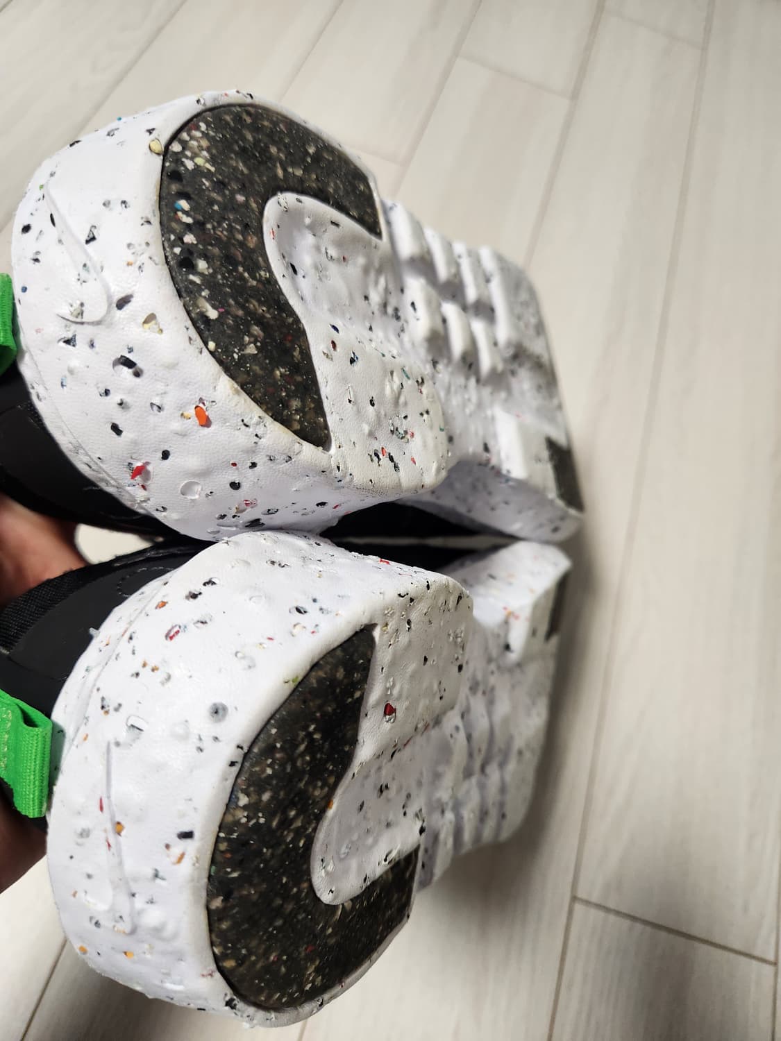 새상품급)나이키 운동화 크레이터 임팩트 블랙 다크 스모크 그레이 사이즈2 상품이미지8