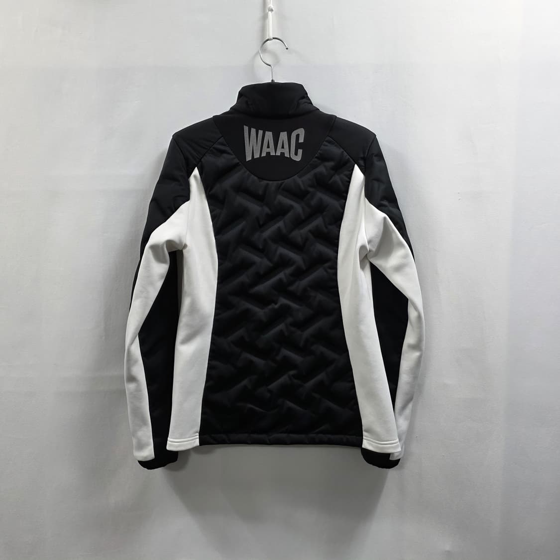 0786 WAAC 왁 골프 퀼팅 패딩 자켓 / 블랙 화이트 / 여성 2 상품이미지2