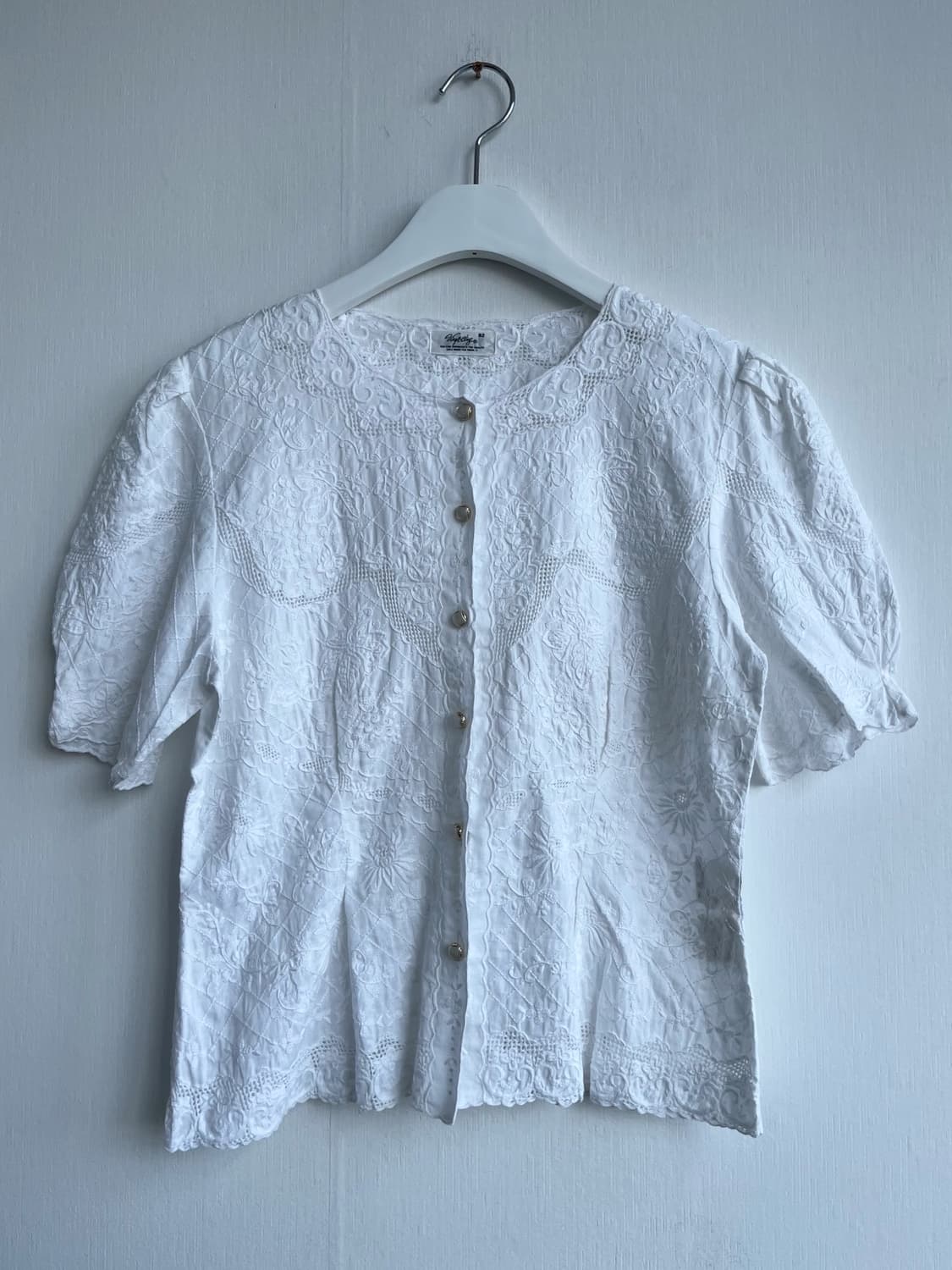 *SALE) 플라워 자수 퀼팅 퍼프 블라우스 상품이미지1