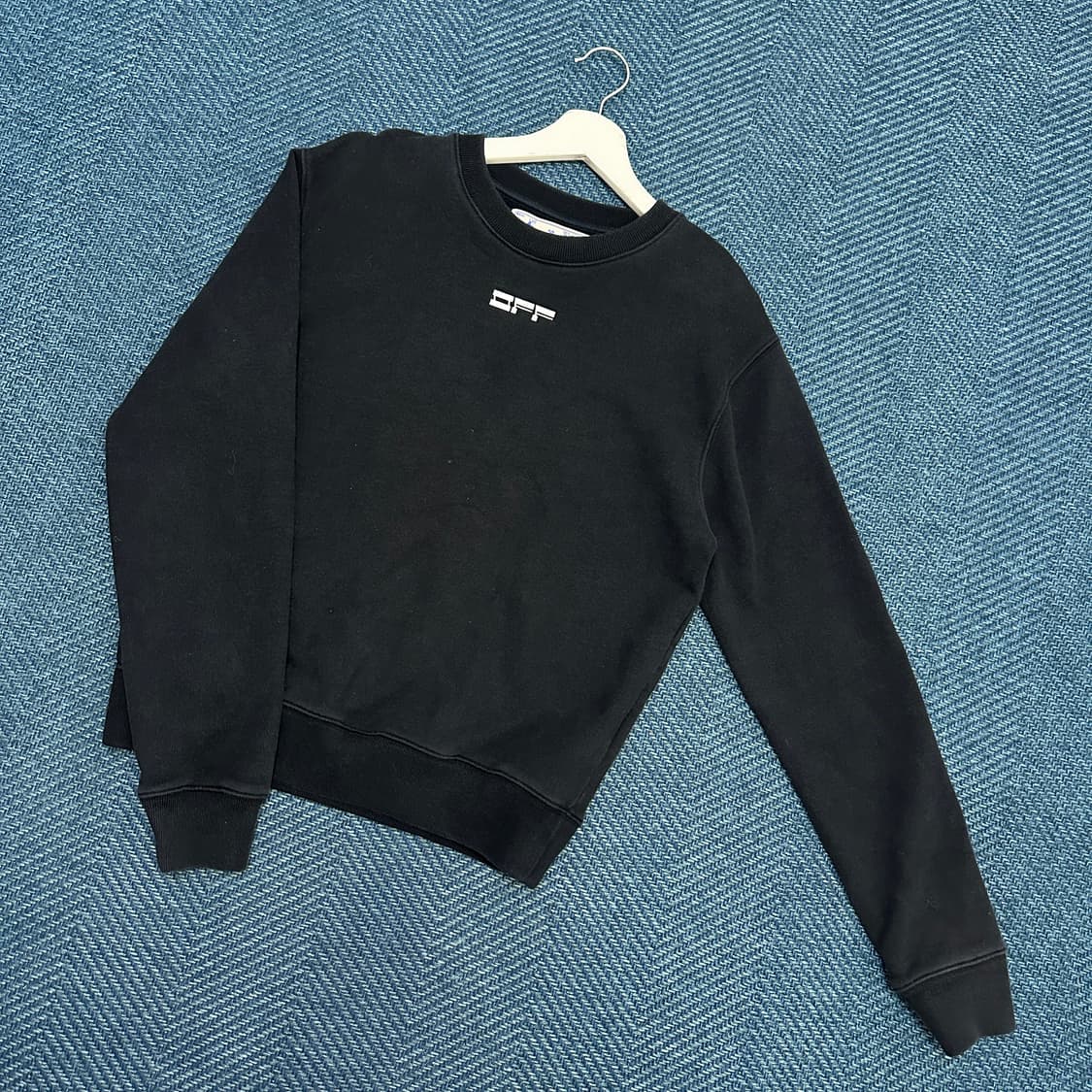 [S] 오프화이트 맨투맨 상품이미지1