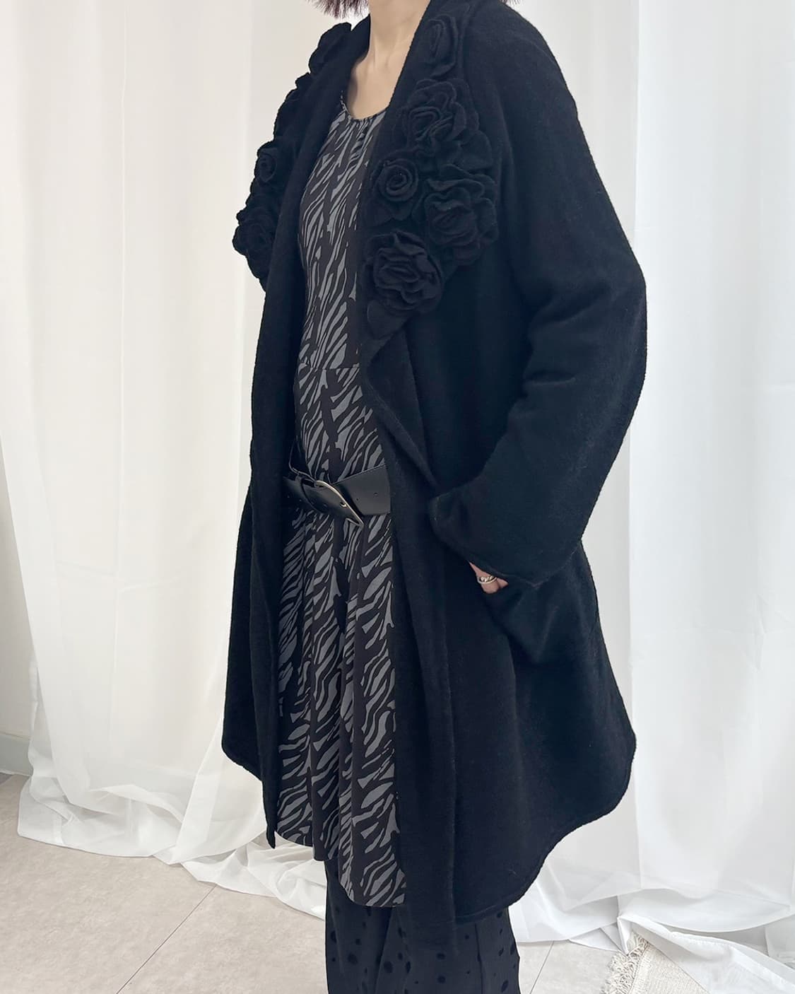 chiba 플라워 코르사쥬 언발란스 롱 가디건 상품이미지7