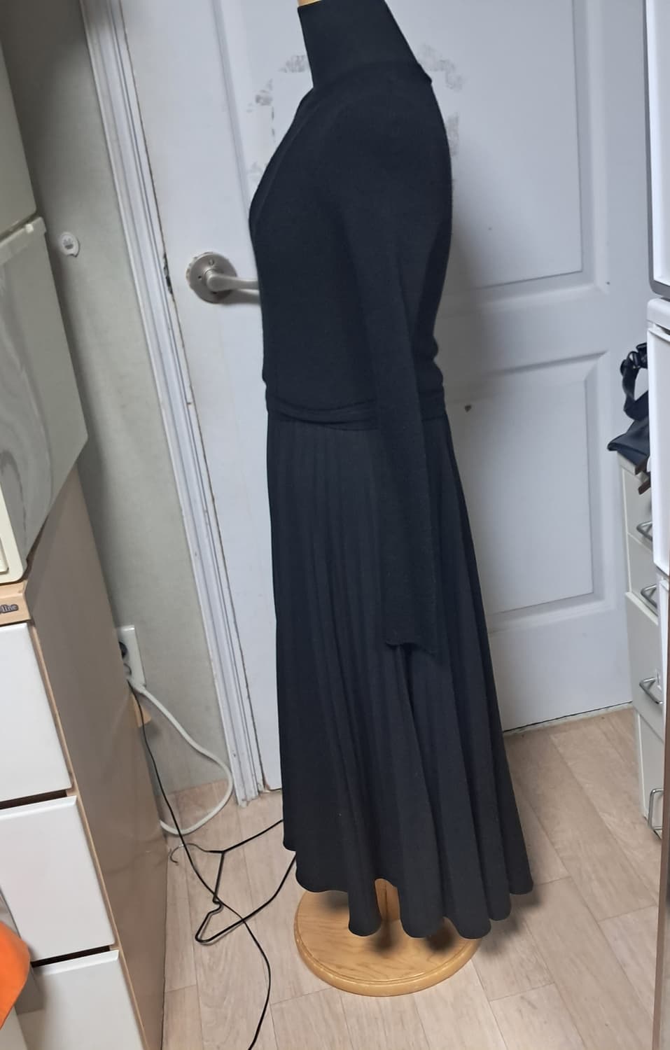 클럽모나코 블랙 니트 플리츠 롱 원피스 XS(44~55)2019년제품 상품이미지3