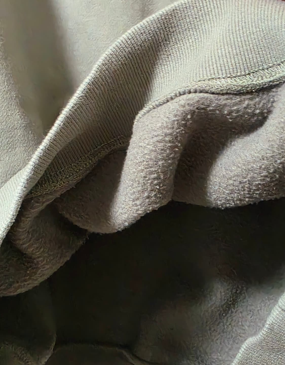 김메주와 고양이 유튜버 굿즈 올리브색 기모 맨투맨 상품이미지3