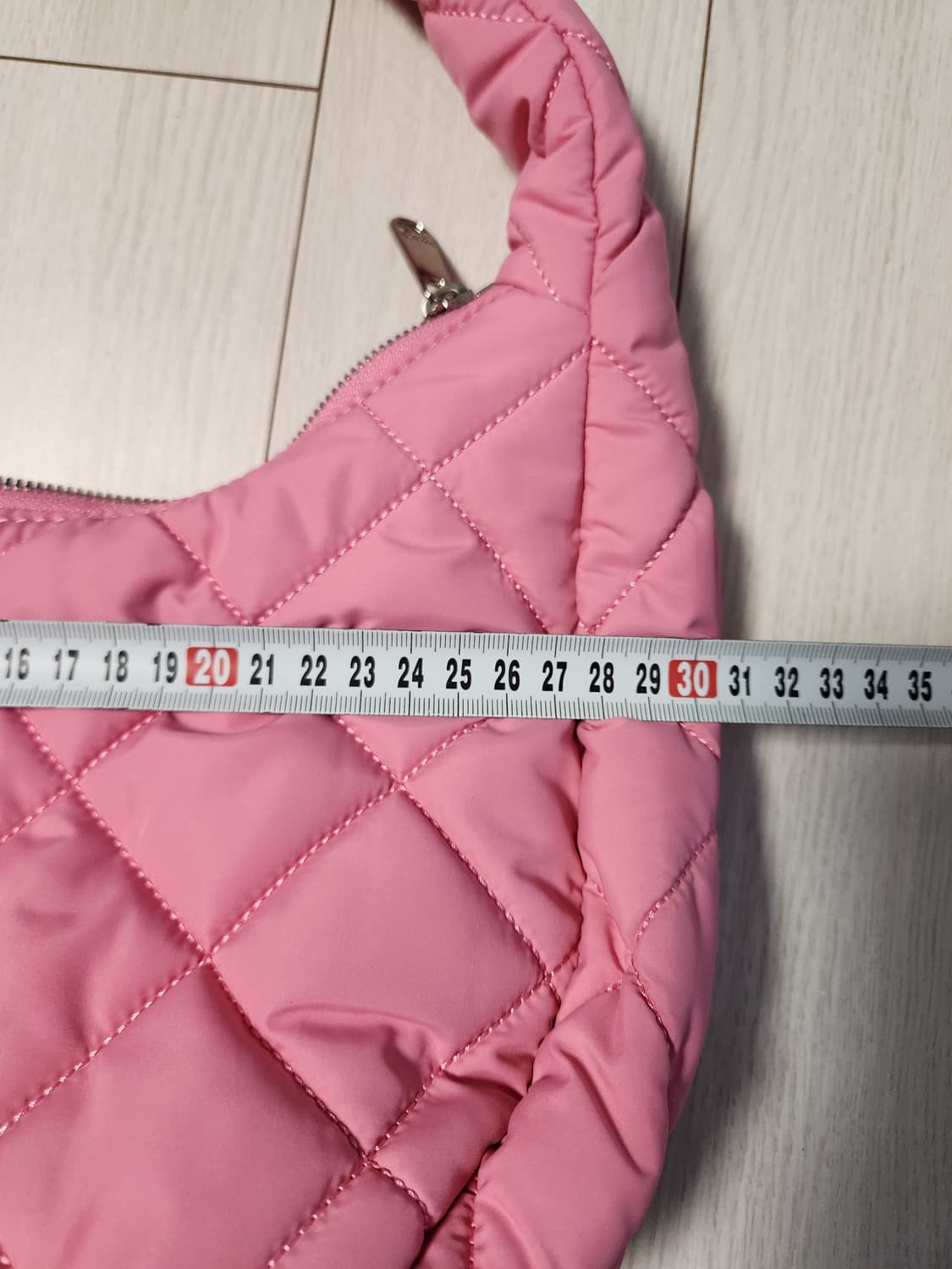 새상품급)MLB퀼팅 호보백 미디움 CLE (Pink)

여러 중고사이트에 상품이미지3