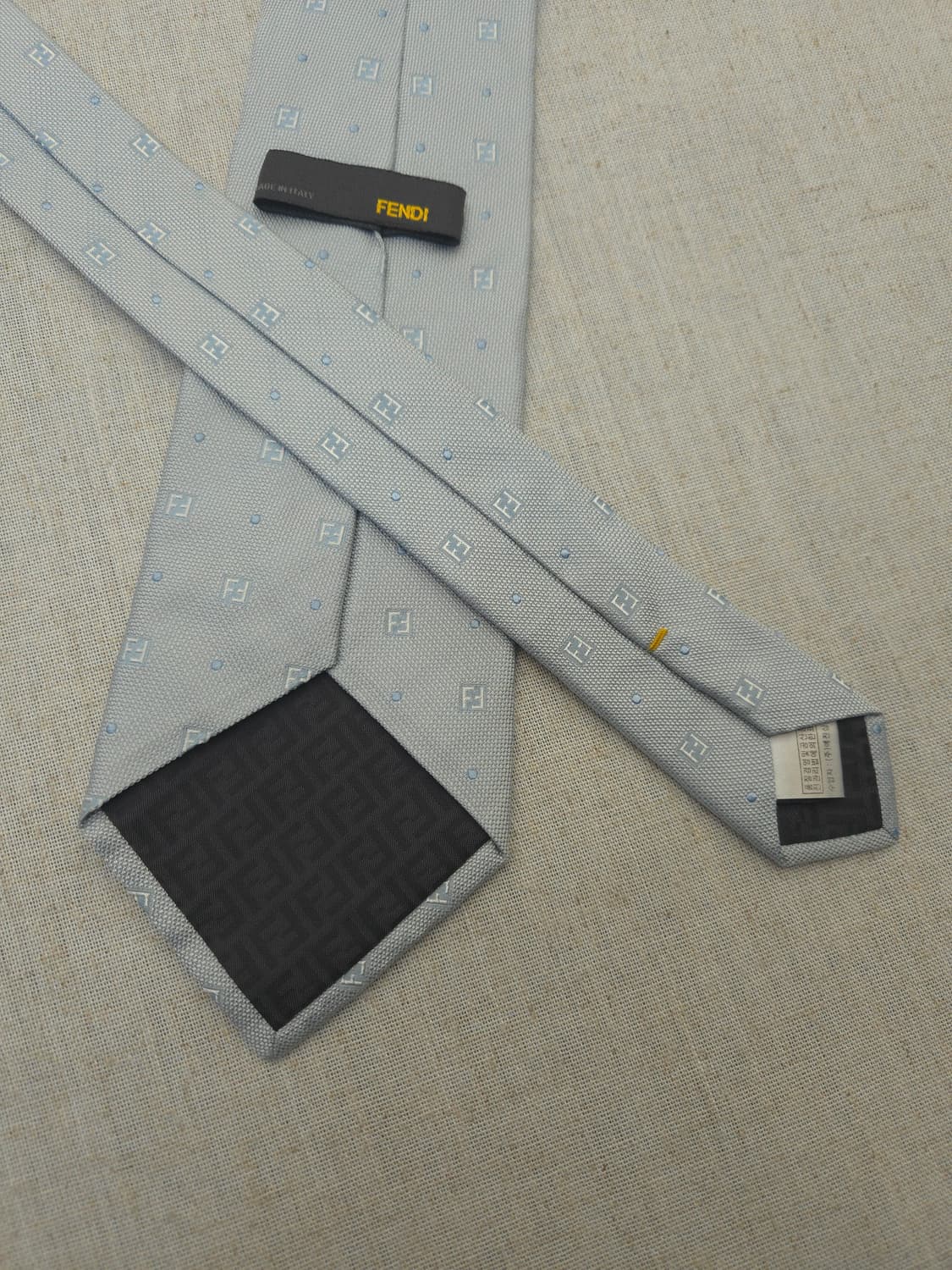 펜디 FF로고 견100% 넥타이 하늘색 상품이미지3