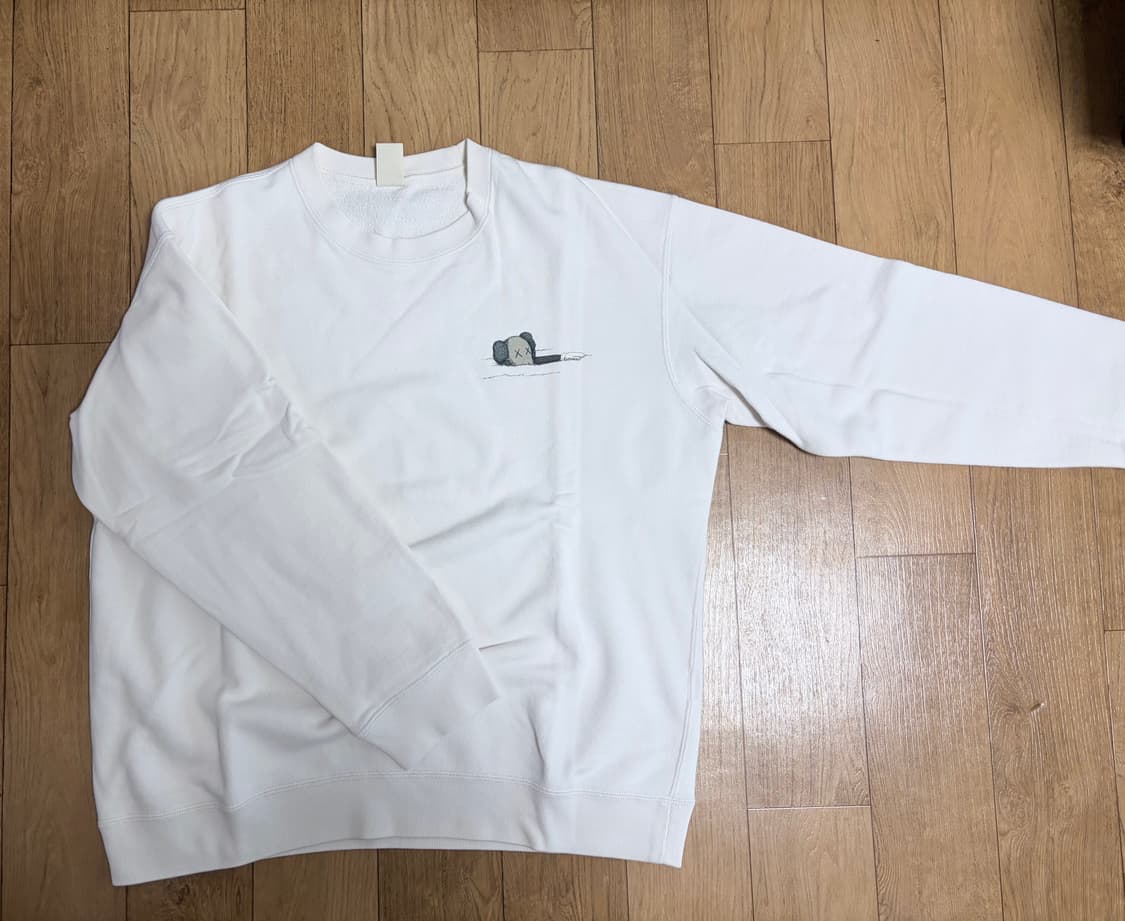 [XL] 유니클로 X Kaws 스웻셔츠 상품이미지3