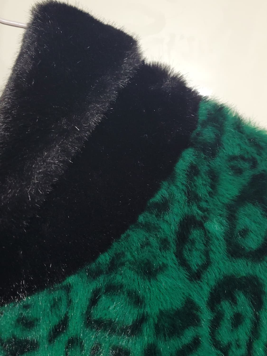 수입의류 에코밍크 후드 반팔집업 상품이미지8