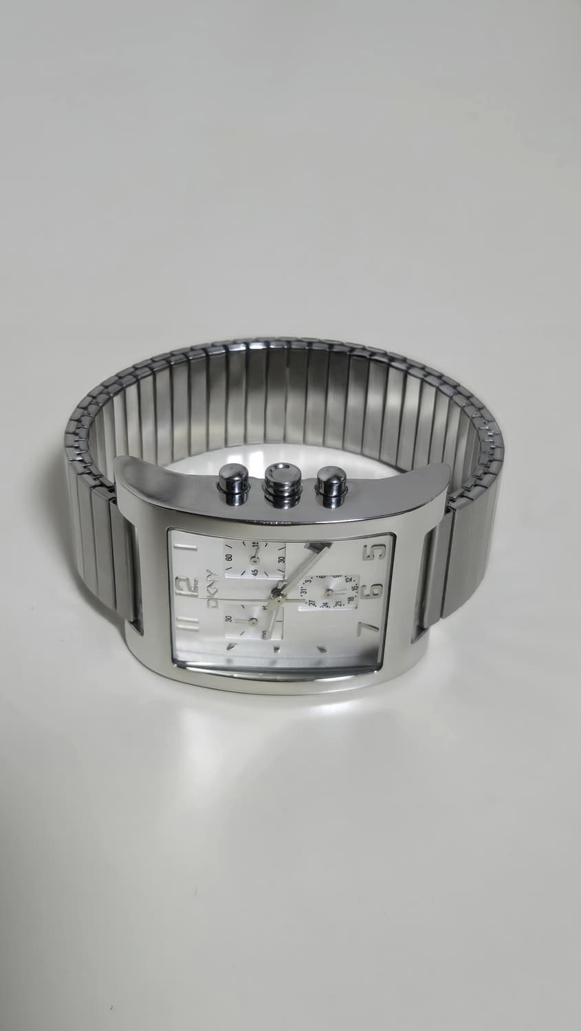 DKNY (도나카란 뉴욕)사각 실버 크로노그래프 남성 손목시계 상품이미지3