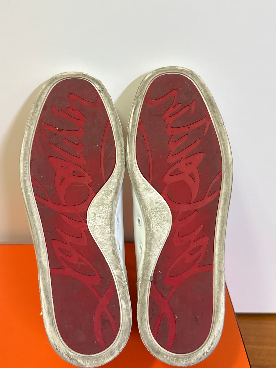 크리스찬루부탱 스파이크 로우 스니커즈 상품이미지2