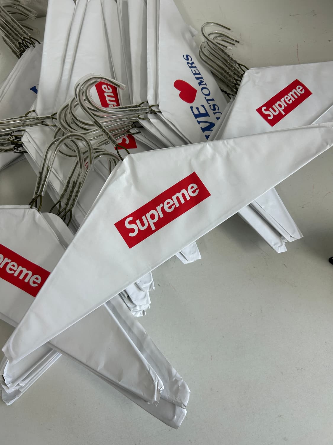 슈프림 옷걸이 2개 8천원 상품이미지2