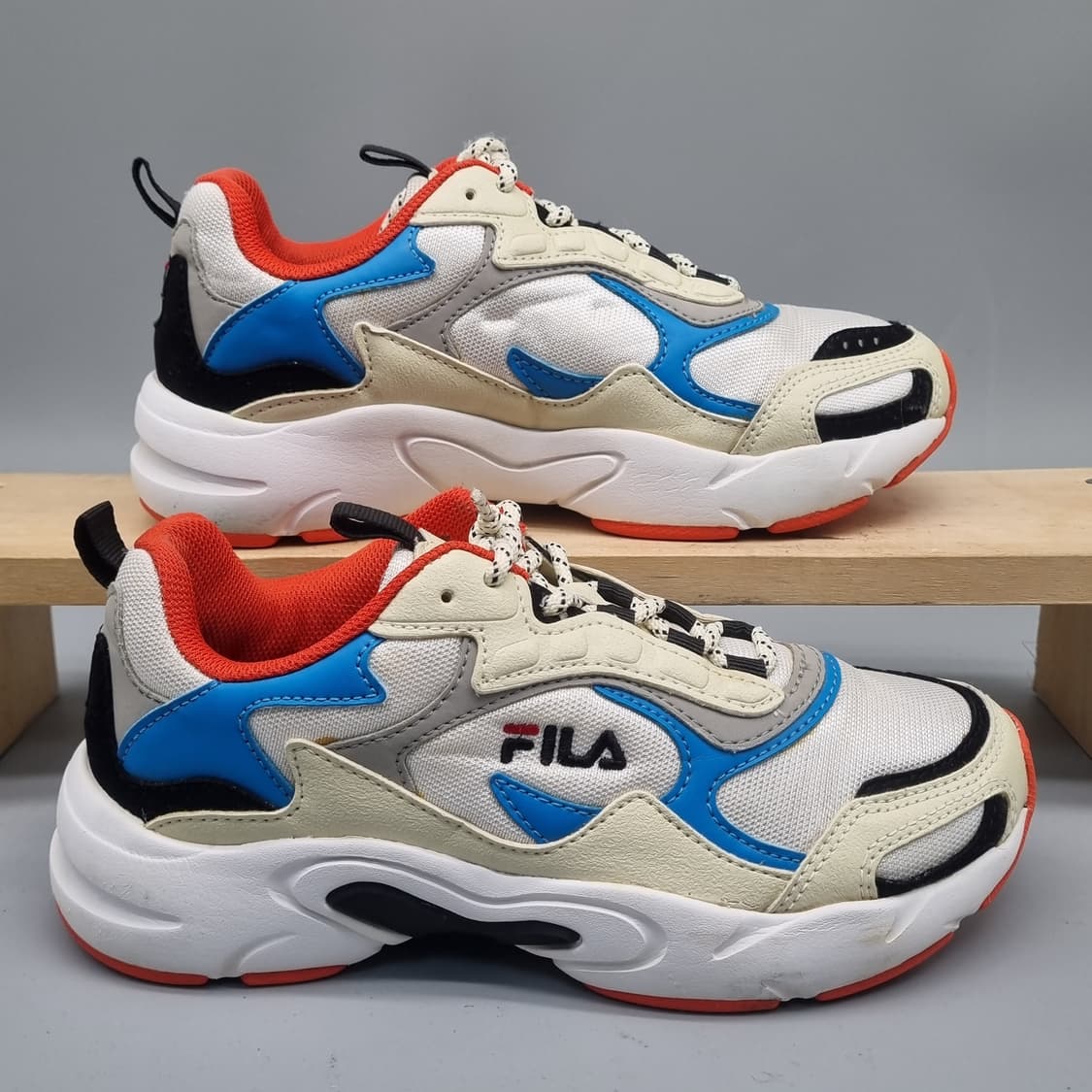 휠라 루미넌스 여성운동화230 상품이미지1