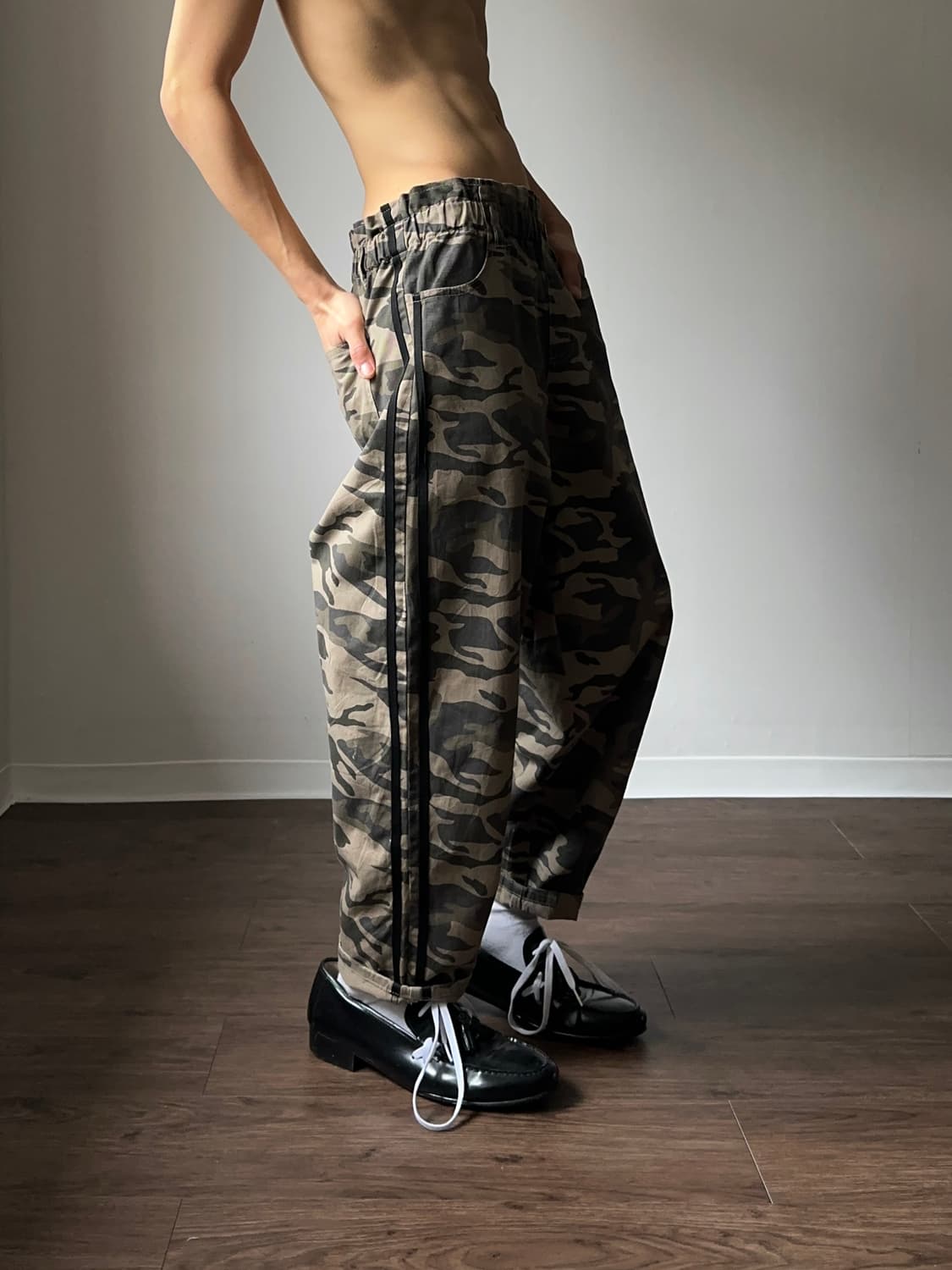 Chip Clip 크롭 카모플라쥬 트랙 팬츠 상품이미지4