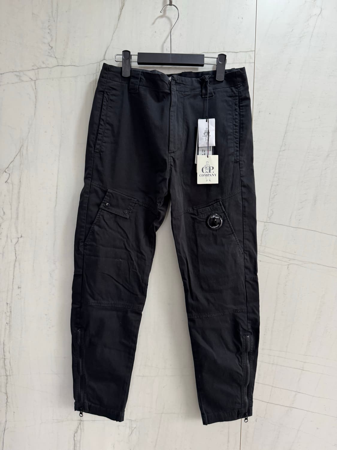 C.P. COMPANY 카고 디테일 테크 팬츠 상품이미지1