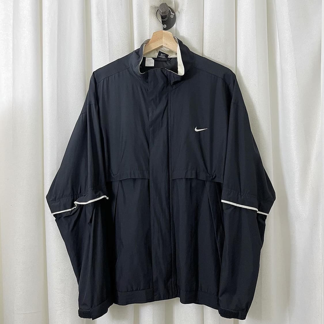 나이키 블랙 화이트 도킹 윈드브레이커 상품이미지1