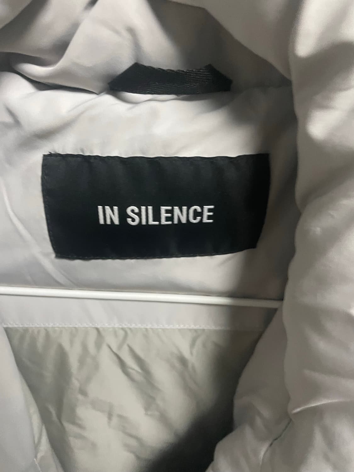 인사일런스 에센셜 다운자켓 패딩 상품이미지5