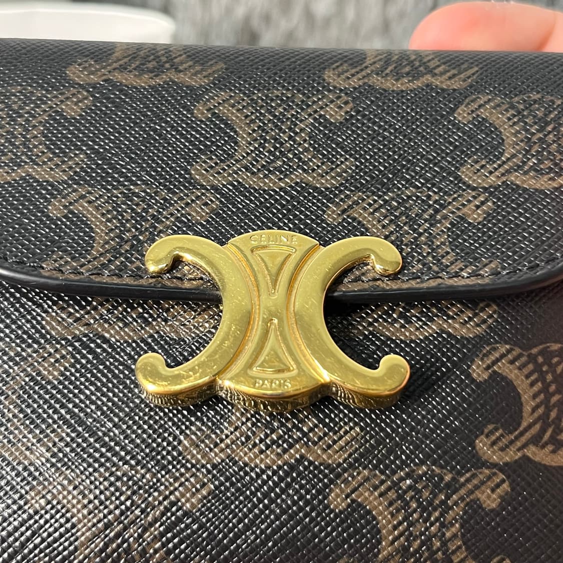 셀린느 트리옹프 반지갑 상품이미지2