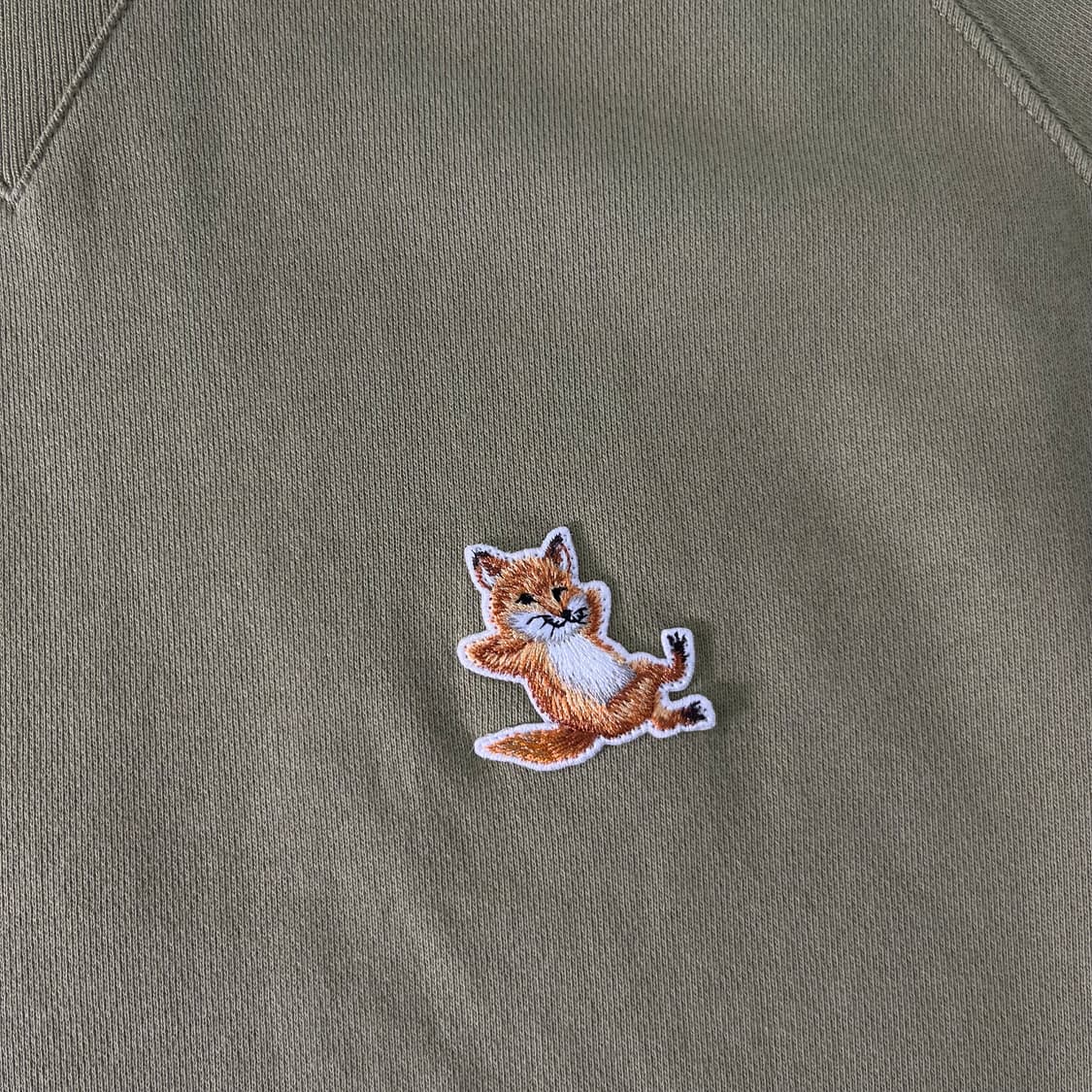 100 메종키츠네 올리브 원폭스 맨투맨 상품이미지4