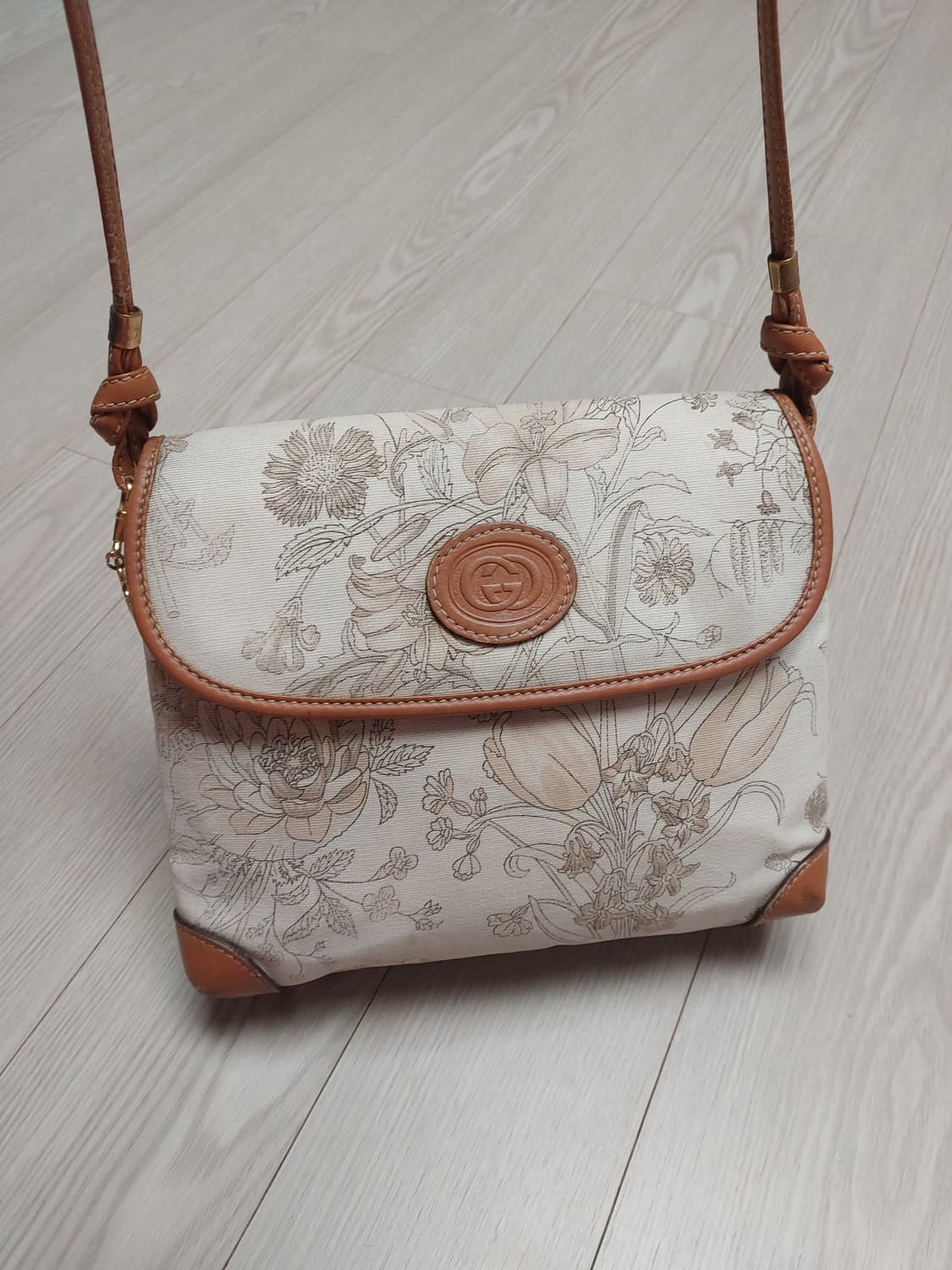 정품 구찌 빈티지 플로랄 캔버스 크로스백 상품이미지2