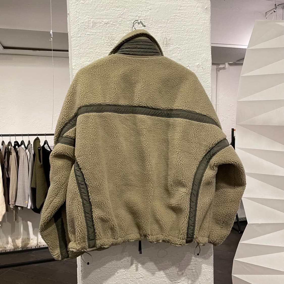 이스트로그 x 데쌍트 패널 디테일 후리스 자켓 상품이미지3