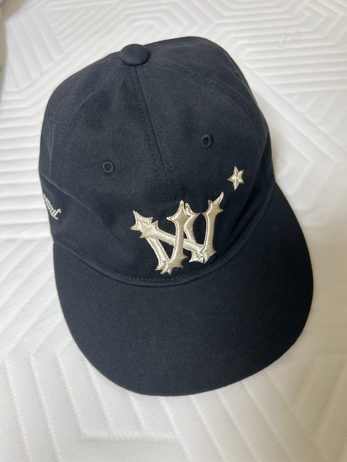 [1] 아오이로 6 패널 히카리 A/N 피티드 캡 블랙 상품이미지1