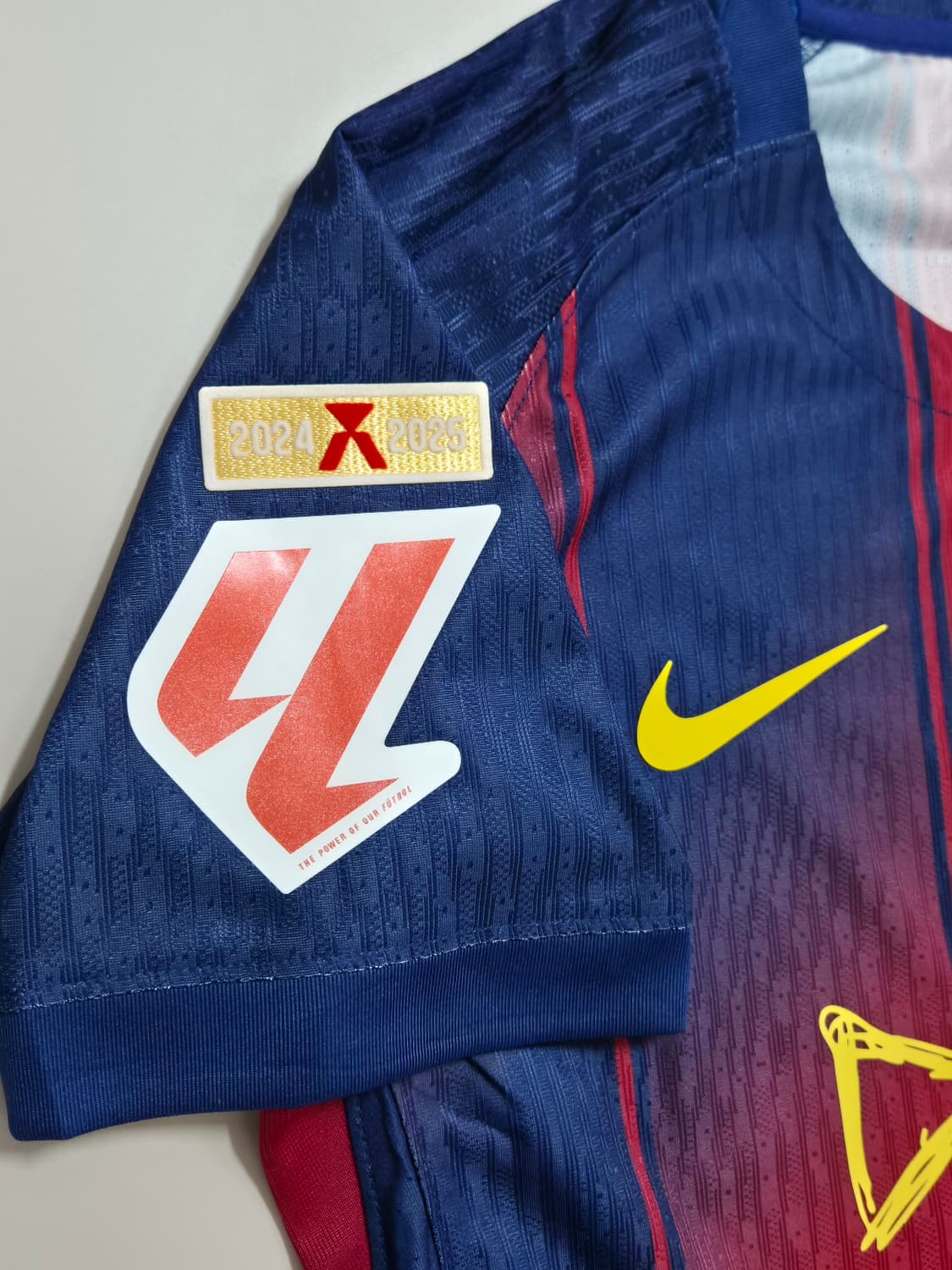 25-26 바르셀로나 에드시런 콜라보킷 라민 야말 유니폼 M사이즈 상품이미지4