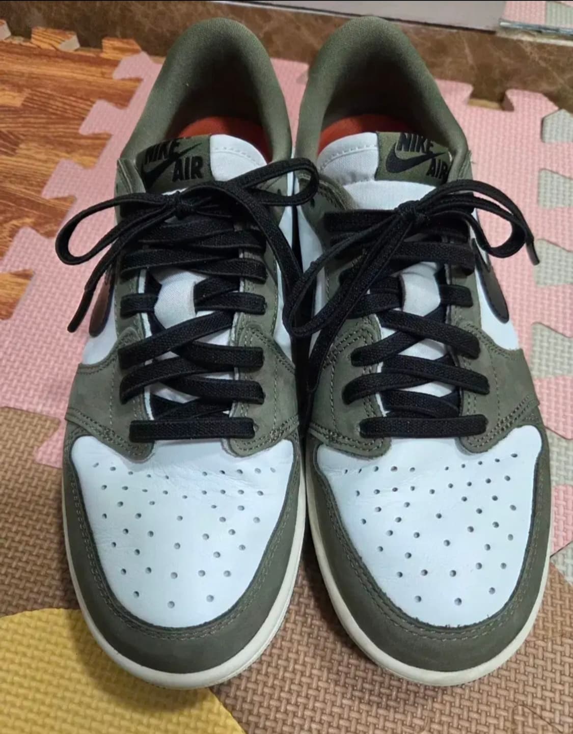 나이키 에어조던1 미디엄올리브 260 상품이미지1