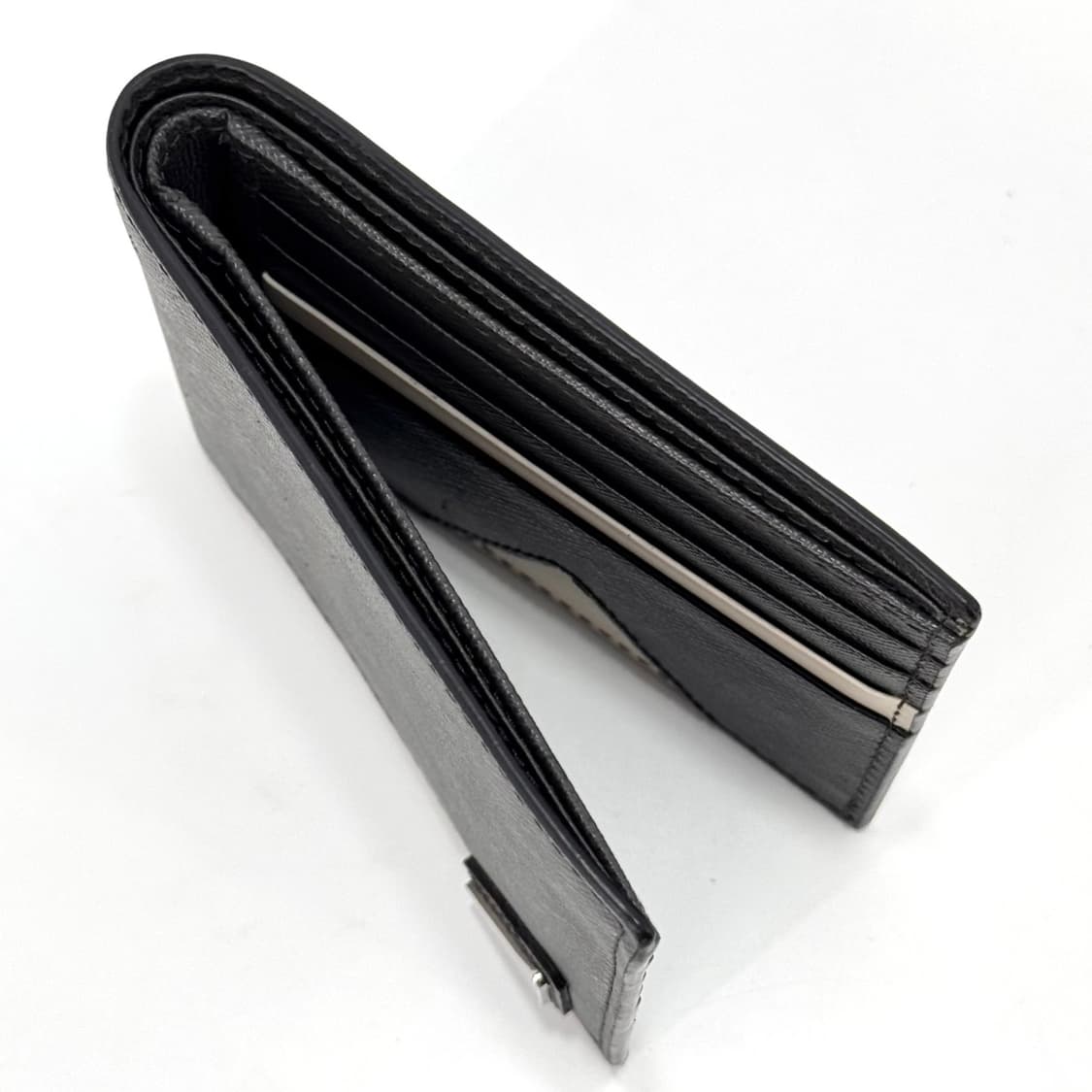 프라다 삼각로고 사피아노 반지갑 그레이 상품이미지7